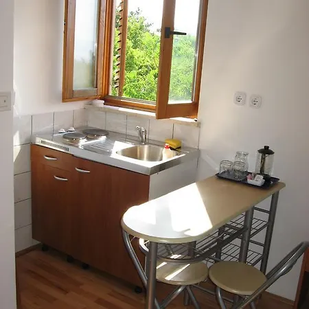 Sopaljska 24a * Crikvenica